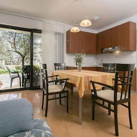 Luxurious In Croatia With Terrace Apartment