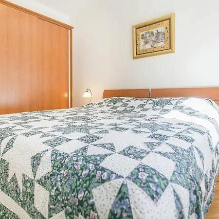 Apartment Luxurious In Croatia With Terrace Porec
